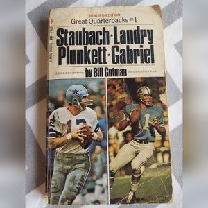 * Book 1974 Vintage Great Quarterbacks #1, Staubach *Landry *Plunkett *Gabriel